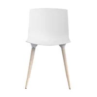 andersen furniture - chaise tac the andersen chair - blanc ral 9010 mat/coque d'assise en plastique/pxhxp 45x79x52cm/structure chêne pigmenté blanc/la