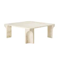 gubi - table basse doric 80x80cm - blanc/plateau de table pierre de travertin 2cm/lxpxh 80x80x30cm/structure pierre de travertin/avec patins en feutre