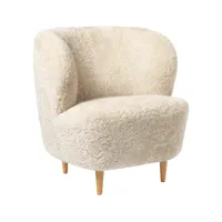 gubi - chaise longue stay - clair de lune/peau de mouton skandilock/lxhxp 70x76x70cm/structure chêne laqué mat