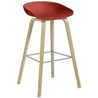hay about a stool aas 32 - rouge chaud - chêne savonné - repose-pied noir - hauteur d'assise 65 cm - patins plastique