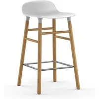 normann copenhagen chaise de bar form avec structure en bois  - blanc - chêne - 65 cm