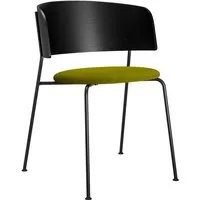 objekte unserer tage fauteuil avec accoudoirs wagner - strcuture noire - noir - vidar 956 vert olive - avec patins en feutre