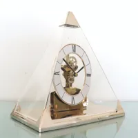 squelette horloge de cheminée vintage pyramide translucide étagère bureau transparente en forme dôme. offert avec une garantie d'un an
