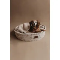 lit pour chien moderne - toile cirée et feutre de laine douillets, coussin à capuche nicheur, cadeau attentionné les propriétaires chien, beige
