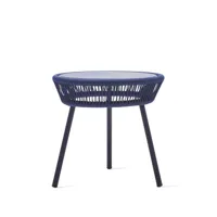 vincent sheppard - table d'appoint loop en métal, corde polypropylène couleur bleu 64.63 x 51 cm made in design