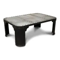 table basse industrielle en métal noir