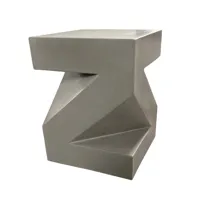 table d'appoint z en béton gris