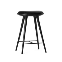 mater high stool tabouret de bar bas mater 69 cm cuir noir, support en hêtre laqué noir