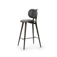 mater chaise de bar haute mater high stool backrest cuir noir, support en chêne gris sirka