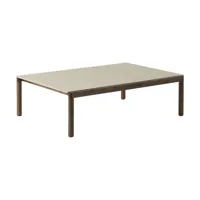 table basse en grès beige sable lisse et chêne foncé 85 x 120 cm couple - muuto