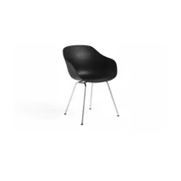 chaise avec accoudoirs en plastique recyclé noir et pieds en acier chromé aac 226 2.0
