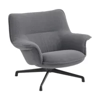 fauteuil en tissu gris et pied pivotant en acier noir anthracite doze - muuto