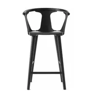 chaise de bar en chêne laqué noir in between sk7 - &tradition