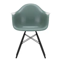 vitra - chaise eames fiberglass daw érable noir - écume de mer verte/assise fibre de verre/structure érable noir/acier noir/lxhxp 62,5x83x60cm