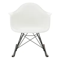 vitra - fauteuil à bascule eames plastic armchair rar noir - blanc/assise polypropylène/structure noir basic dark/érable foncé/nouveau modèle/pxhxp 63
