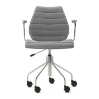 kartell - chaise de bureau avec accoudoirs maui soft noma - gris/étoffe noma/ fabriqué avec 50 % de polyester recyclé/lxhxp 58x85-93x52cm/structure ac