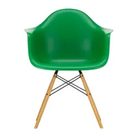 vitra - chaise avec accoudoirs eames daw érable doré - vert/assise polypropylène/structure érable doré/acier noir/pxhxp 62,5x83x60cm