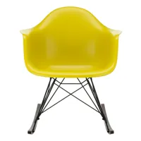 vitra - fauteuil à bascule eames plastic armchair rar noir - moutarde/assise polypropylène/structure noir basic dark/érable foncé/nouveau modèle/pxhxp