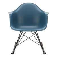 vitra - fauteuil à bascule eames plastic armchair rar noir - mer bleue/assise polypropylène/structure noir basic dark/érable foncé/nouveau modèle/pxhx