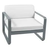 fermob - fauteuil de jardin bellevie - gris tempête/texturé brillant/coussin étoffe sunbrella® gris blanc/lxhxp 85x71x75cm