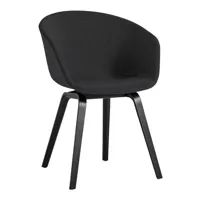 hay - chaise avec accoudoirs capitonné aac 23 chêne noir - noir/étoffe steelcut 190/structure en chêne laqué noir à base d'eau/avec patins en plastiqu