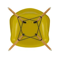 vitra - chaise avec accoudoirs eames daw re érable doré - moutarde/siège plastique recyclé post-consommation/structure érable doré/ acier noir/ patins