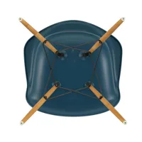 vitra - chaise avec accoudoirs eames daw re érable doré - bleu mer/siège plastique recyclé post-consommation/structure érable doré/ acier noir/ patins