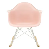 vitra - fauteuil à bascule eames plastic rar re blanc - rose pâle/siège plastique recyclé post-consommation/structure revêtu par poudre blanc/ érable.