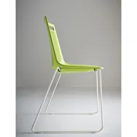 gaber - chaise à base de traîneau akami s dans une large gamme de couleurs et de finitions