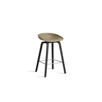 about a stool aas 32 - clay 2.0 - vernis noir à base d'eau - repose-pied acier inoxydable - hauteur d'assise 65 cm - patins plastique