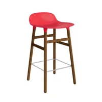 chaise de bar form avec structure en bois  - bright red - noyer - 65 cm