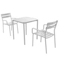 table de terrasse carrée (70 x 70cm) et 2 fauteuils blanc