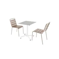 ensemble table de terrasse stratifié béton gris et 2 chaises taupe