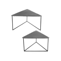 set de 2 tables basses triangle en métal argenté, longueurs des plateaux de 80 e
