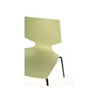 chaise verte en polypropylène