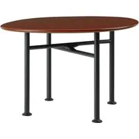 gubi - carmel outdoor lounge table 60 x 60 cm, black semi matt / rock red
