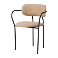 gubi - coco dining chaise avec accoudoirs entièrement rembourrée, noir mat / around bouclé (004)
