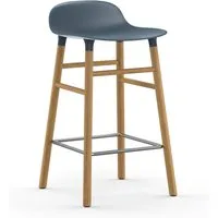 normann copenhagen chaise de bar form avec structure en bois  - bleu - chêne - 65 cm
