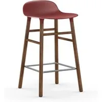 normann copenhagen chaise de bar form avec structure en bois  - rouge - noyer - 65 cm