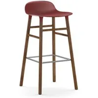 normann copenhagen chaise de bar form avec structure en bois  - rouge - noyer - 75 cm