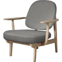 fritz hansen fauteuil de salon fred - jh97 - beige - chêne laqué transparent