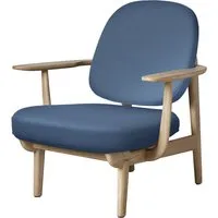 fritz hansen fauteuil de salon fred - jh97 - bleu clair uni - chêne laqué transparent
