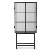 ferm living - meuble vitrine haze en verre, verre cannelé couleur noir 70 x 76.29 155 cm designer trine andersen made in design