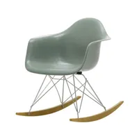 vitra - rocking chair eames fiberglass armchair en plastique, polyester renforcé de fibre verre couleur vert 63 x 82.77 76 cm designer charles & ray made in design