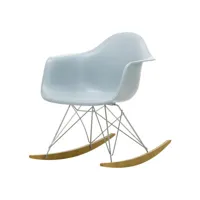 vitra - rocking chair eames plastic en plastique, plastique recyclé post-consommation couleur bleu 63 x 82.77 76 cm designer charles & ray made in design