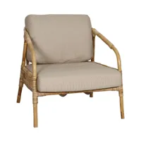 fauteuil en tissu beige avec structure en rotin tressé
