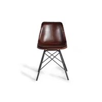 chaise de style industriel recouverte de cuir naturel