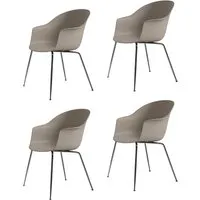 gubi set de 4 chaises avec accoudoirs bat dining chair base chrome noir (new beige - polypropylène et acier)