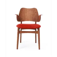 warm nordic chaise gesture, assise revêtue de textile tissu sunset orange, structure en chêne huilé teck
