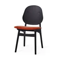warm nordic chaise noble tissu brick red, structure en hêtre laqué noir